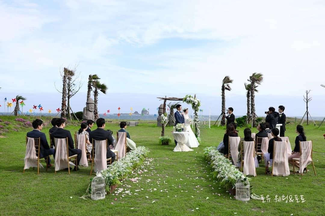 Sun And Moon Resort Σεογκουίπο Εξωτερικό φωτογραφία