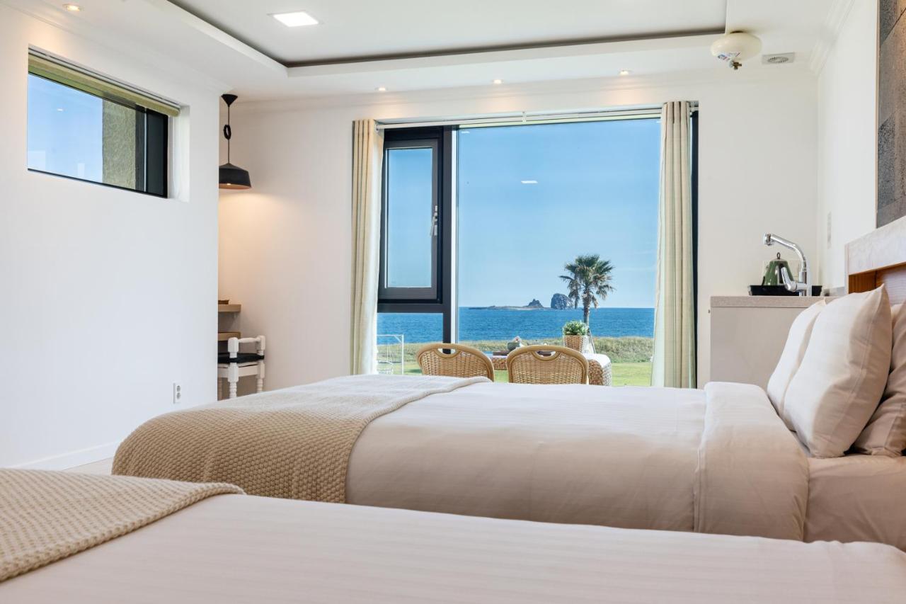 Sun And Moon Resort Σεογκουίπο Εξωτερικό φωτογραφία