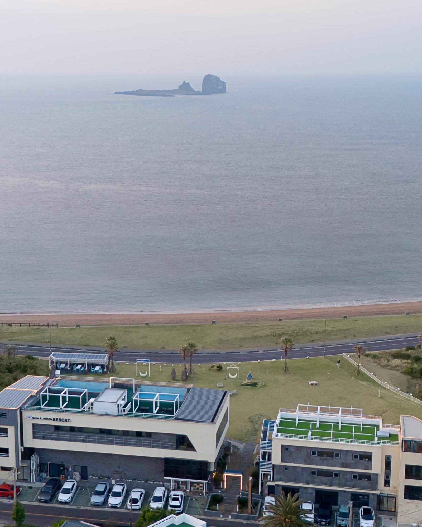Sun And Moon Resort Σεογκουίπο Εξωτερικό φωτογραφία