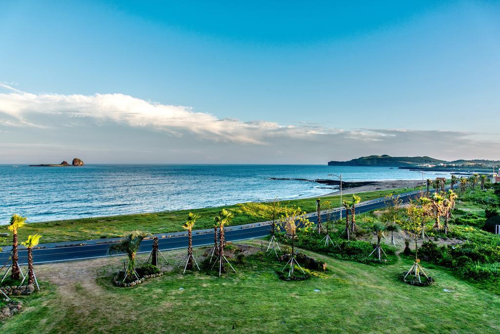 Sun And Moon Resort Σεογκουίπο Εξωτερικό φωτογραφία