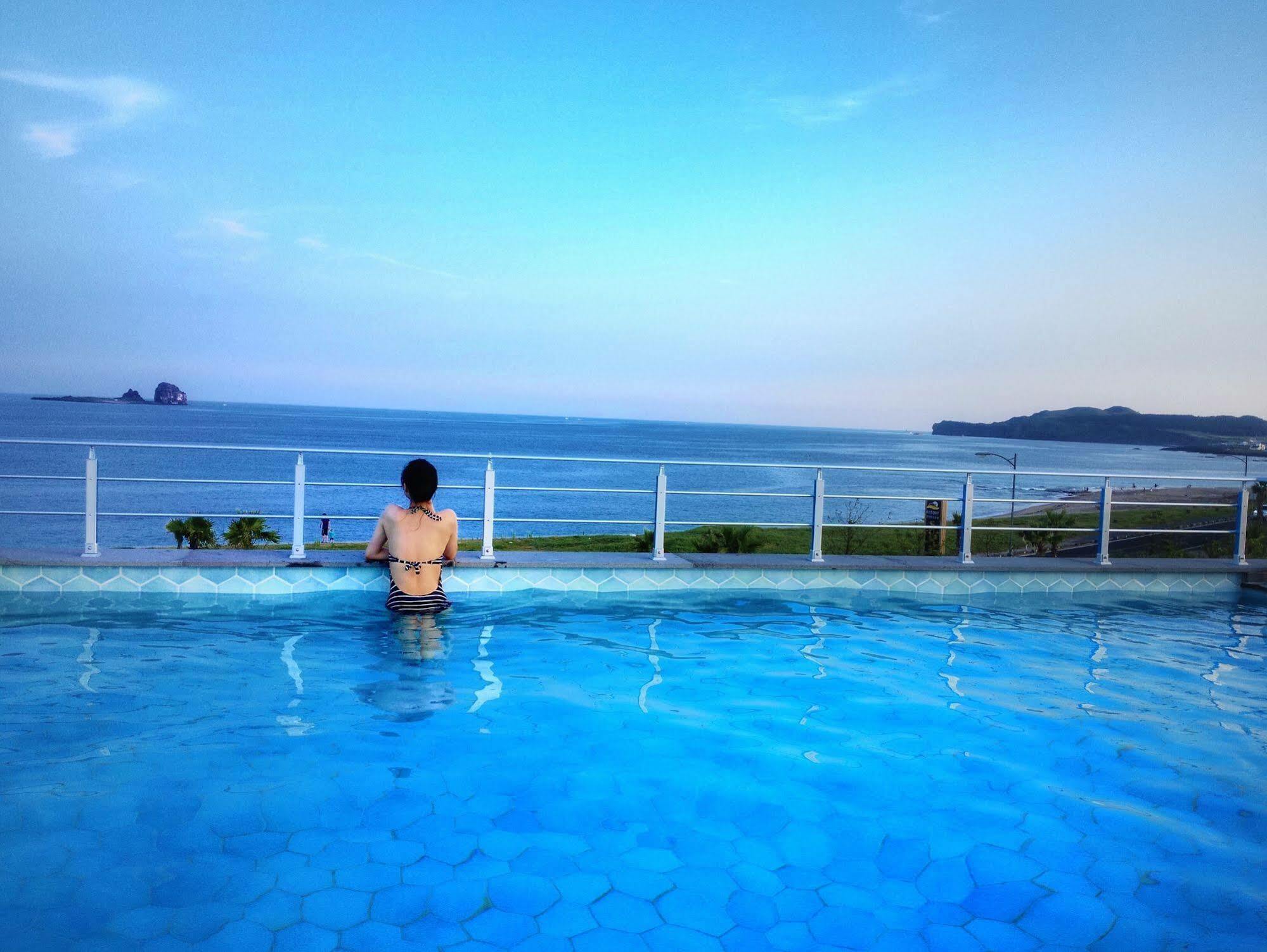 Sun And Moon Resort Σεογκουίπο Εξωτερικό φωτογραφία